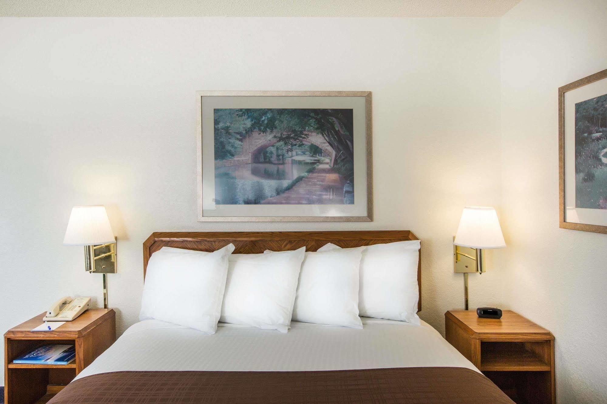 Hotel Baymont By Wyndham Wilmington Exterior foto